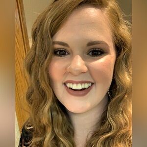 Meet your Posher, Olivia